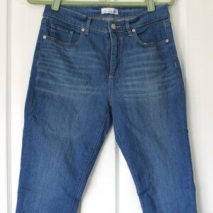 NWOT LOFT Modern Fit Skinny Jeans Medium Wash Raw Hem Size 29/8